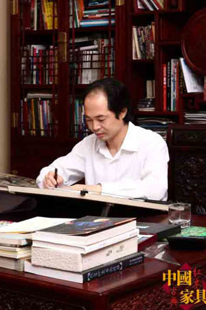 吴腾飞 大清翰林古典艺术家具有限公司董事长、总设计师